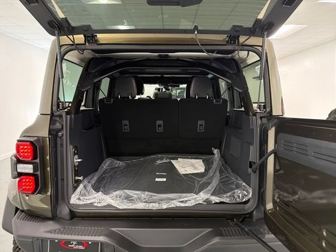 New 2026 Ford Bronco Raptor w/ Interior Carbon Fiber Pack AWD/4WD image 8