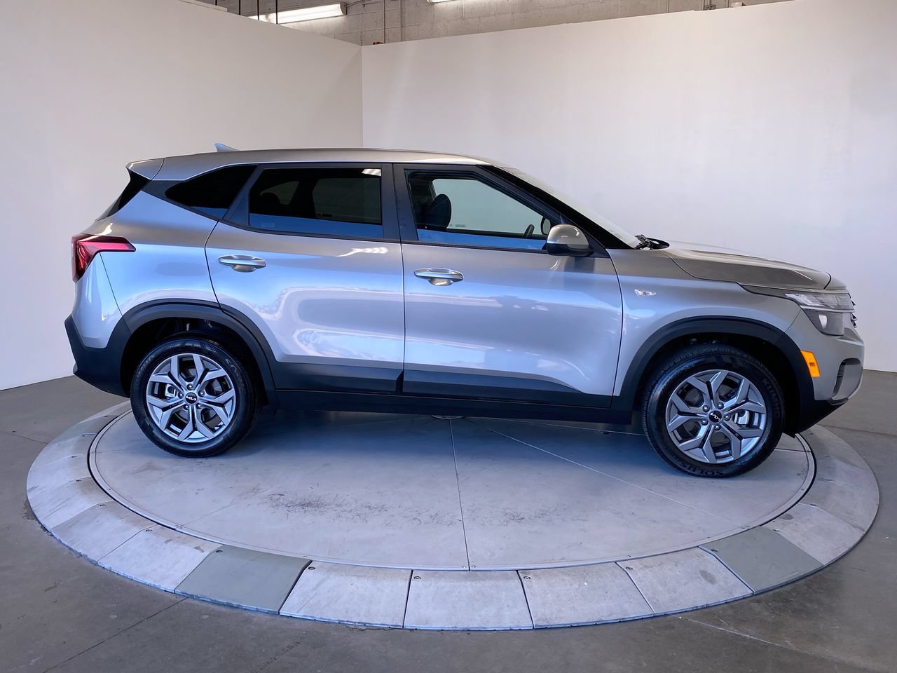 Certified 2026 Kia Seltos LX AWD/4WD image 6