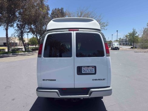 Used 2001 Chevrolet Express 3500 w/ Convenience Pkg 1 RWD image 79