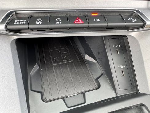 Used 2024 Audi Q3 2.0T Premium image 29