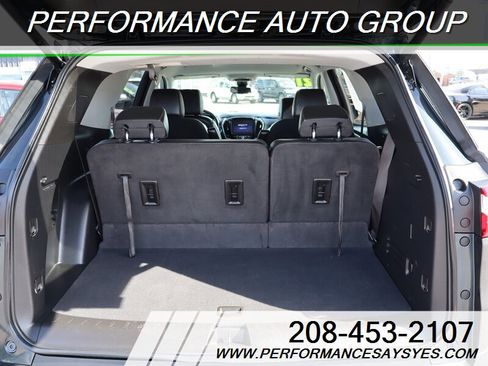 Used 2021 Chevrolet Traverse RS image 18