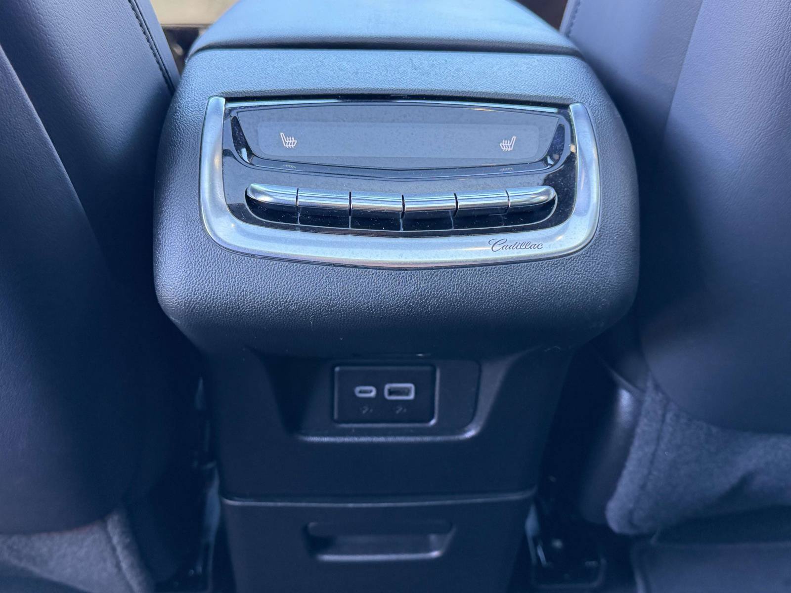 Certified 2024 Cadillac XT6 Premium Luxury w/ Technology Package AWD/4WD image 16