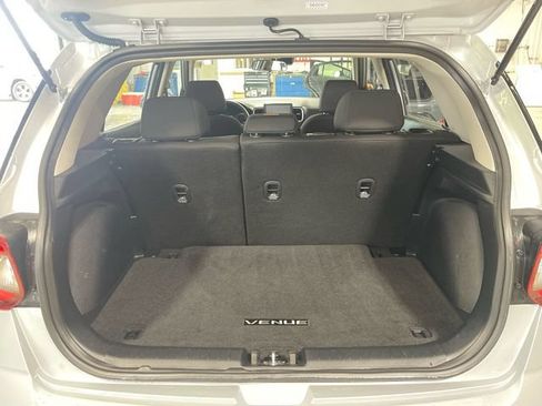 Used 2022 Hyundai Venue SE FWD image 22