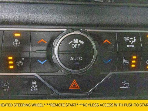 Used 2024 Jeep Wrangler Rubicon w/ Convenience Group AWD/4WD image 9