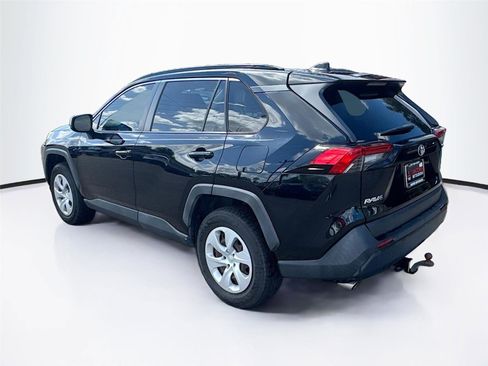 Used 2019 Toyota RAV4 LE image 3
