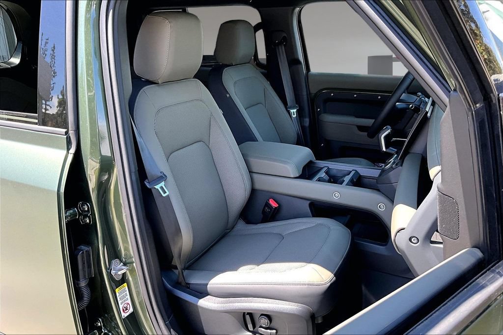 New 2026 Land Rover Defender 110 S AWD/4WD image 11