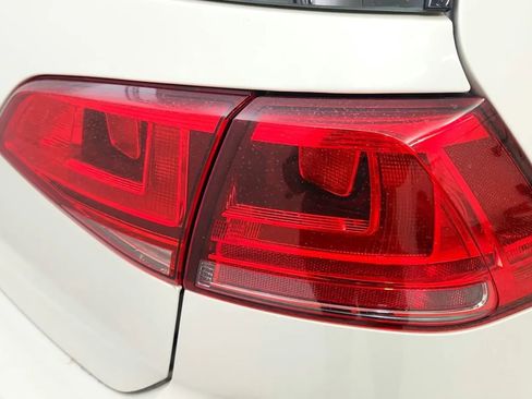 Used 2017 Volkswagen Golf R DCC & Navigation 4Motion image 15