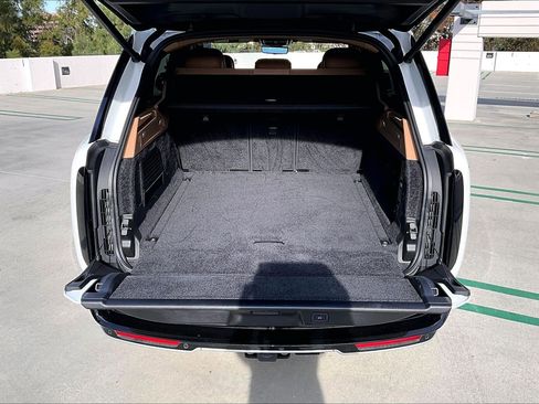 Used 2023 Land Rover Range Rover SE image 22