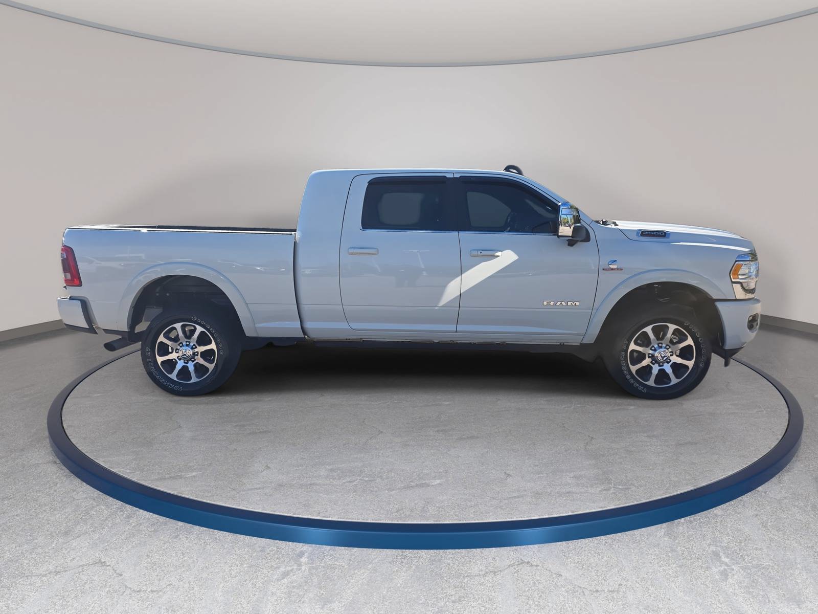Used 2024 RAM 2500 Limited w/ Safety Group AWD/4WD image 4