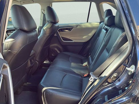 Used 2022 Toyota RAV4 XLE Premium image 25