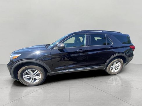 Used 2024 Ford Explorer XLT AWD/4WD image 7