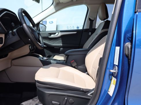 Used 2022 Ford Escape SEL image 10