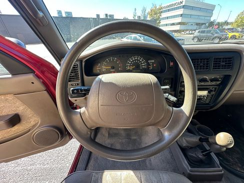 Used 2000 Toyota Tacoma 4x4 Xtracab V6 image 13