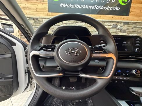 Certified 2023 Hyundai Elantra SEL image 17