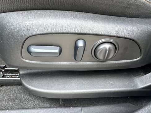 Used 2024 Chevrolet Equinox LT AWD/4WD image 7