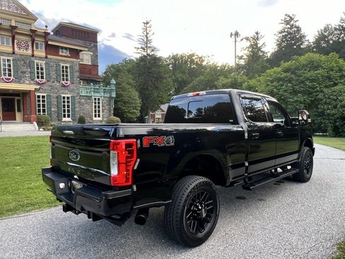 Used 2019 Ford F350 Lariat AWD/4WD image 10