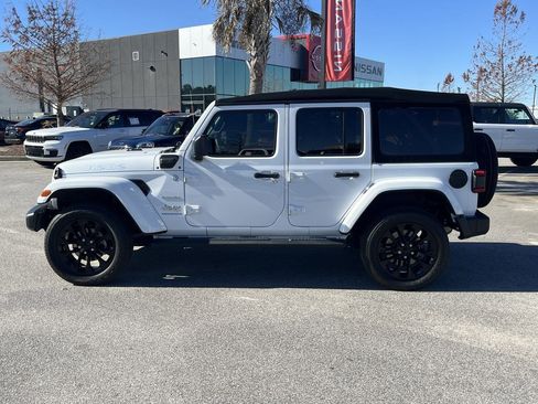 Used 2023 Jeep Wrangler Sahara image 7