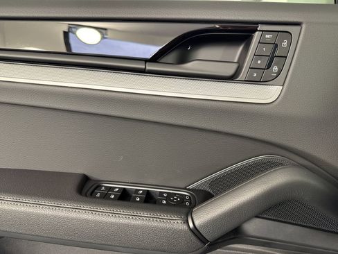 New 2026 Porsche Cayenne image 12