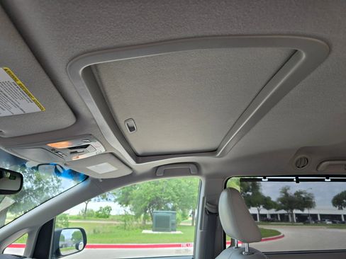 Used 2013 Toyota Sienna XLE FWD image 41