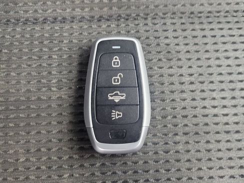 Used 2021 Hyundai Santa Fe SEL FWD image 32