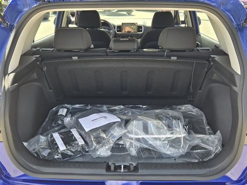 Certified 2025 Hyundai Venue SEL FWD image 16