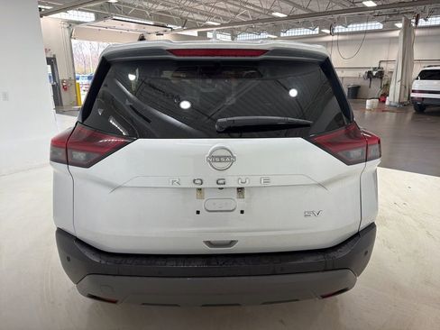 Used 2023 Nissan Rogue SV image 6