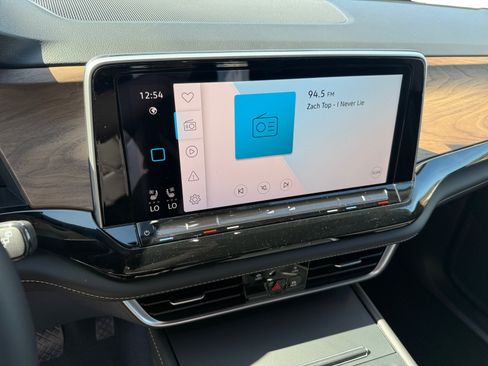New 2026 Volkswagen Atlas SE FWD image 12