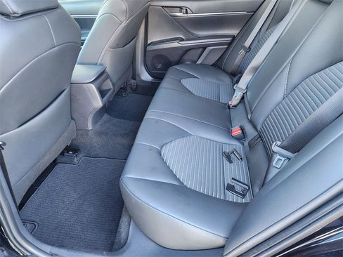 Used 2019 Toyota Camry SE image 28