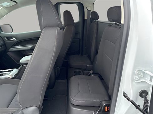 Used 2022 Chevrolet Colorado LT w/ Chrome Appearance Package image 21