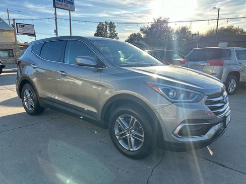 Used 2017 Hyundai Santa Fe Sport image 5