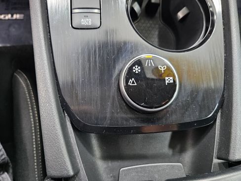 Used 2023 Nissan Rogue S AWD/4WD image 22