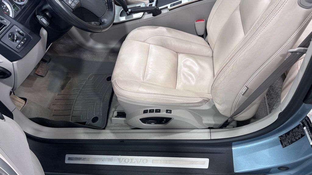 Used 2011 Volvo C70 T5 w/ Multimedia Pkg FWD image 19