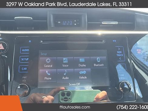 Used 2018 Toyota Corolla LE FWD image 47