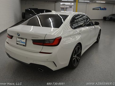 Used 2021 BMW 330i Sedan w/ M Sport Package RWD image 9