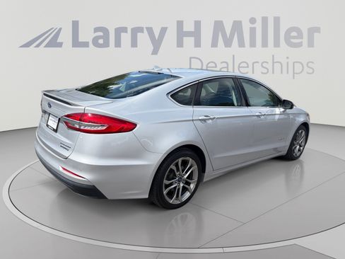 Used 2019 Ford Fusion Titanium FWD image 5