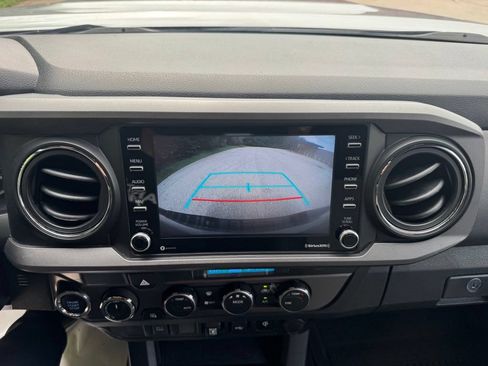 Used 2021 Toyota Tacoma TRD Sport AWD/4WD image 29