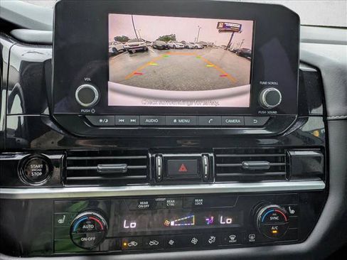 Used 2025 Nissan Pathfinder SV FWD image 13