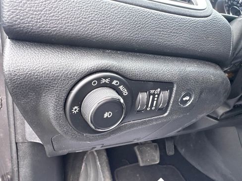 Used 2015 Chrysler 200 C w/ Navigation & Sound Group I image 14