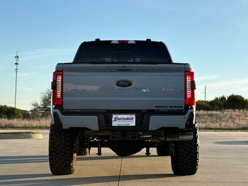 Used 2025 Ford F250 Lariat w/ Lariat Ultimate Package image 8