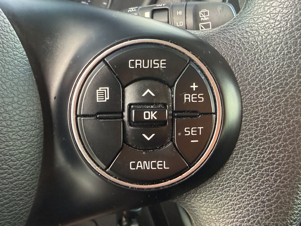 Certified 2022 Kia Soul LX FWD image 30