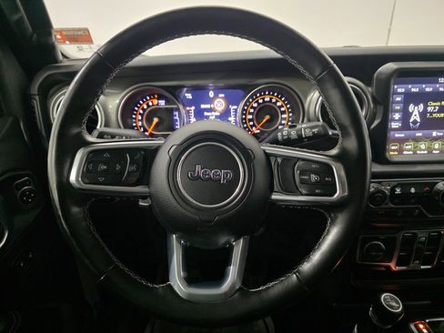 Used 2021 Jeep Wrangler Unlimited Sahara w/ Uconnect 4C Nav & Sound Group image 4