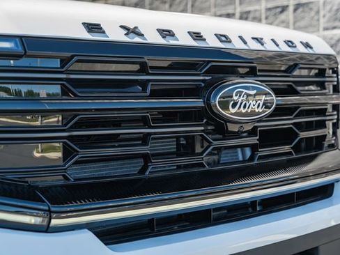 New 2026 Ford Expedition Platinum w/ Stealth Performance Package AWD/4WD image 20