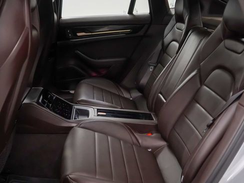 Certified 2024 Porsche Panamera 4 image 18