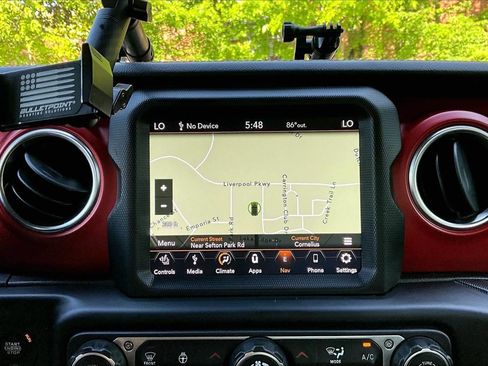 Used 2023 Jeep Wrangler Unlimited Rubicon w/ LED Lighting Group AWD/4WD image 13