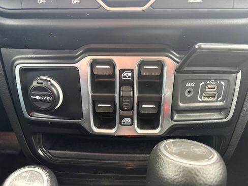 Used 2022 Jeep Wrangler Unlimited Sport AWD/4WD image 33