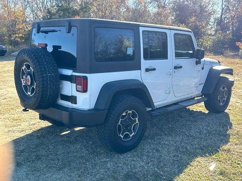 Used 2017 Jeep Wrangler Unlimited Rubicon w/ Connectivity Group image 22