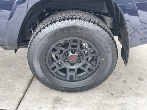 Used 2023 Toyota 4Runner SR5 Premium w/ Moonroof Package AWD/4WD image 7