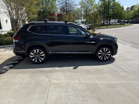 Used 2022 Volkswagen Atlas SEL Premium AWD/4WD image 12
