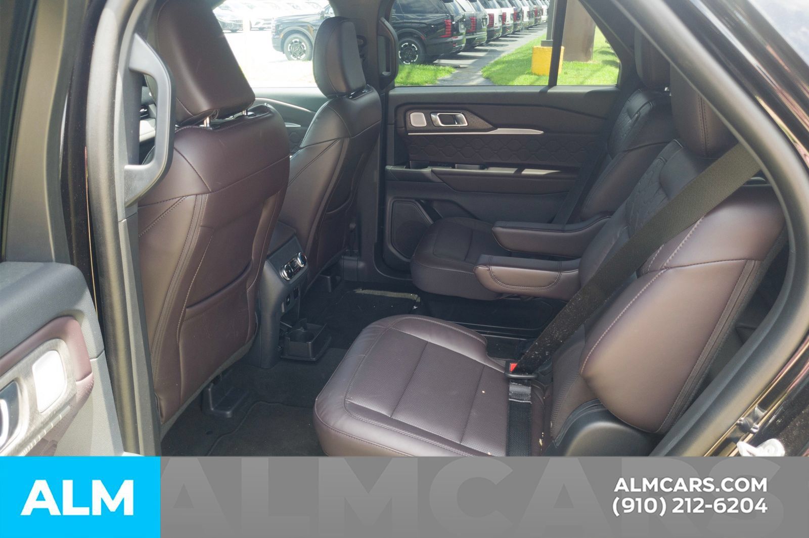 Used 2026 Ford Explorer Platinum w/ LUX Leather Package AWD/4WD image 18