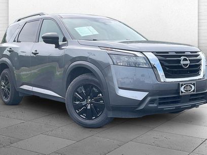 Used 2025 Nissan Pathfinder SV